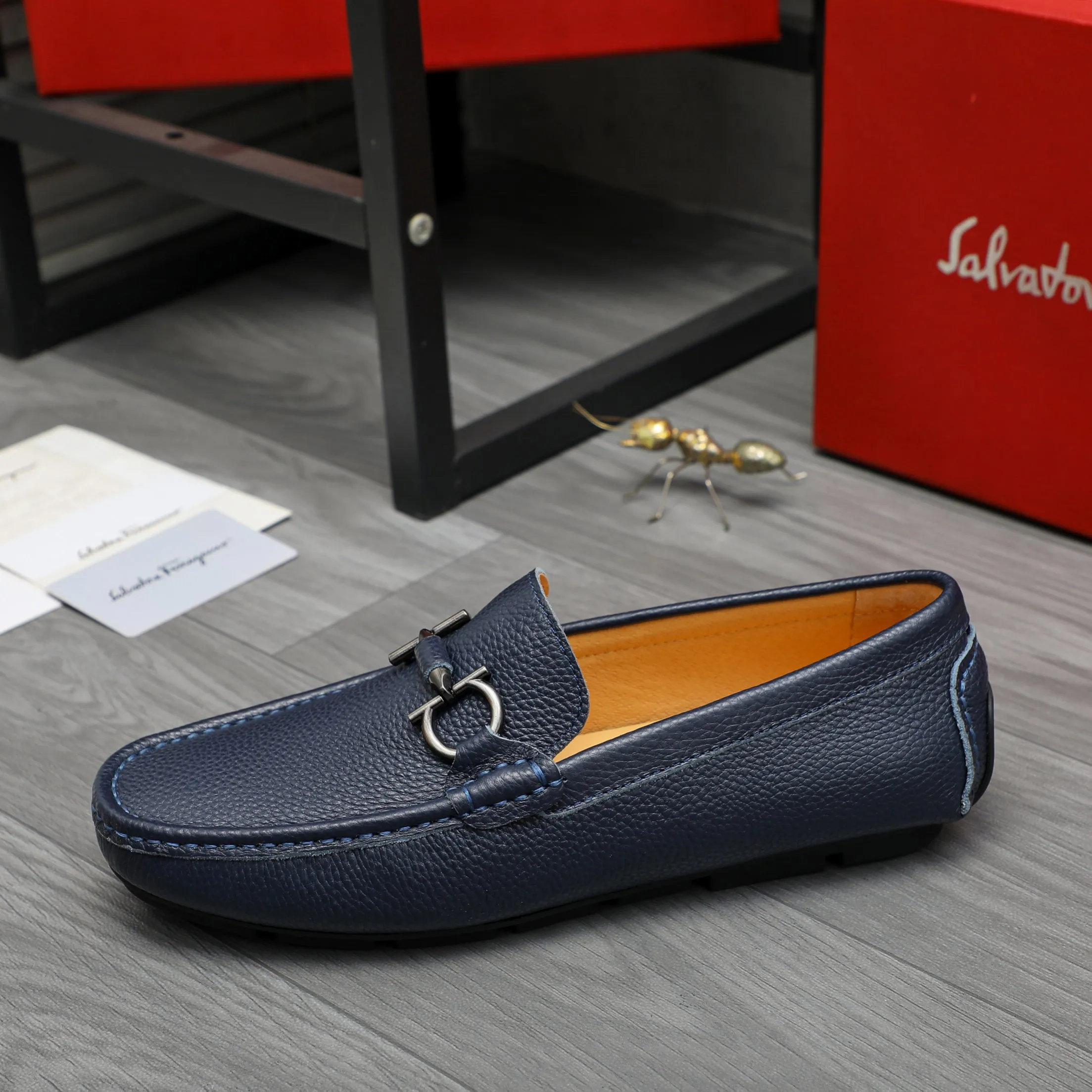 Men's shoes 💰p380 Product trademark: Ferragamo " Ferragamo ] Casual slip-on men's shoes Regular size: 38-45 Product material: Selected pebbled cowhide upper, pigskin lining, rubber outsole